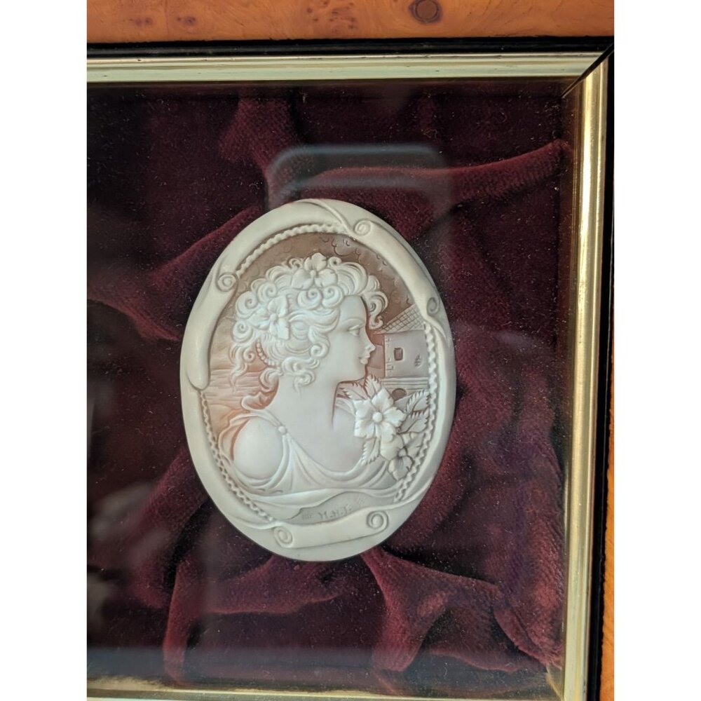 Vintage Italian Cameo Art Burled Wood Frame Velvet Backing made in Italy - Picture 2 of 13